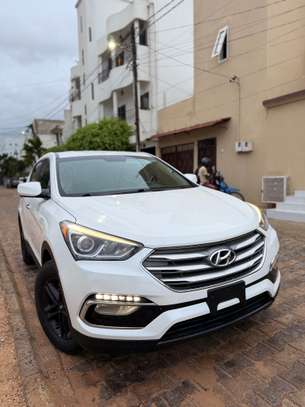 Hyundai santafe 2017 version 4x4 image 2