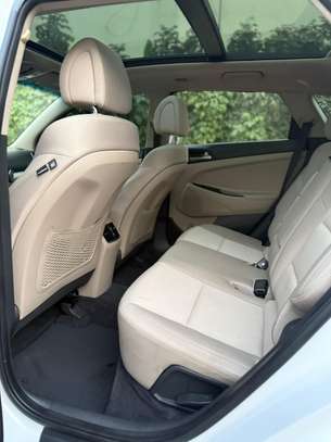 HYUNDAI TUCSON SPORT ANNEE 2018 image 6
