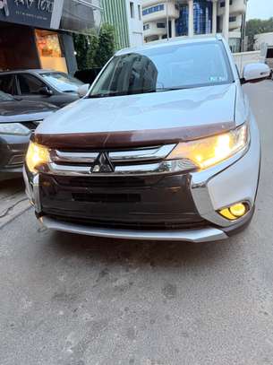 Mitsubishi Outlander 2017 image 2