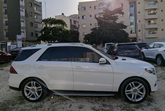 Mercedes GLS 350d 4MATIC SUV blanc puissant image 5