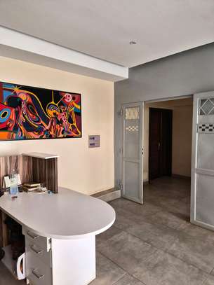 Appartement moderne de 2 chambres et salon à sacré cœur image 13