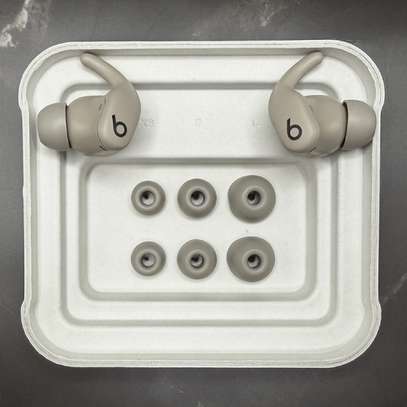 Powerbeats Fit image 4