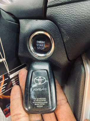toyota rav 4 2019 Ful option image 10