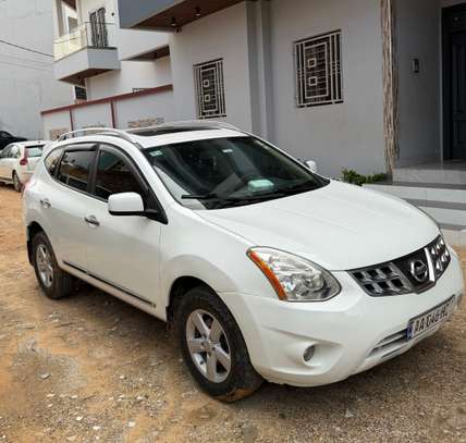 Nissan roque 4x4 image 4