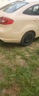Ford Fiesta Berline 2010 – Essence – Boîte automatique image 6