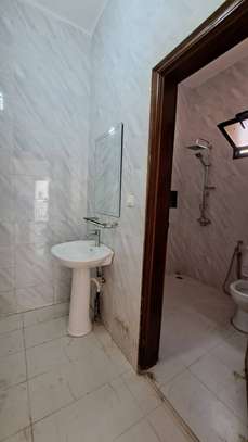 DUPLEX A LOUER A LA SICAP FOIRE image 12