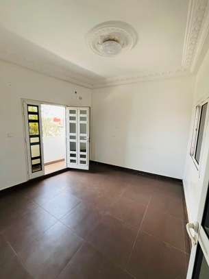 Bel appartement à la Sicap foie (cité magistrat) image 13