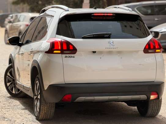 Peugeot 2008 image 5