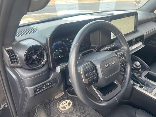 Toyota Prado automatique Diesel annee 2025 image 10