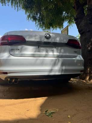 VOLKSWAGEN  JETTA 🔘 Année :   2017 Manuel image 7