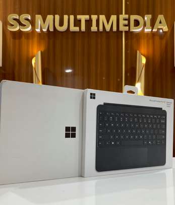 Surface Pro 12 pouces X Plus avec clavier image 2