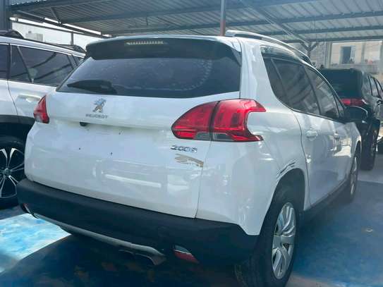 Peugeot 2008 image 3