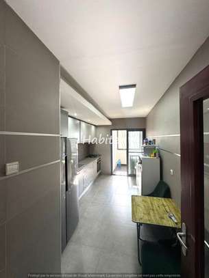 Appartement de 197m2 à vendre au point E image 3