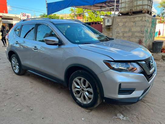 Je vend ma Nissan rogue 2017 automatique essence image 7