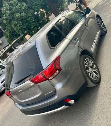 Mitsubishi Outlander 7 places image 6