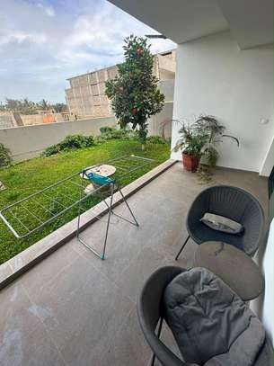 Appartement F2 meublé avec jardin aux Almadies image 11
