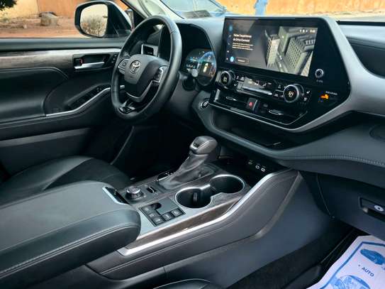 Toyota Highlander PLATINIUM 2023 image 4