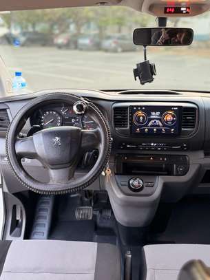 Peugeot Expert 2018 / 9 Places image 7