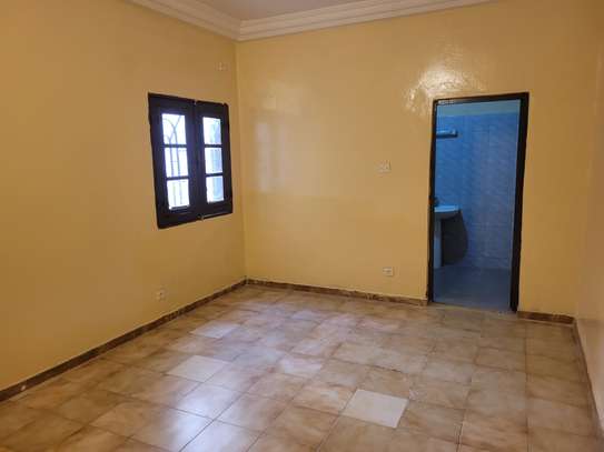 Trois chambres à louer par mois image 12