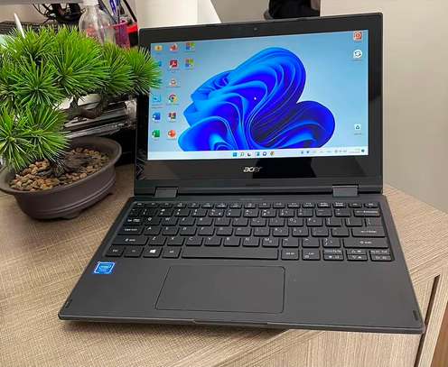 Acer travelmate spin B3 image 6
