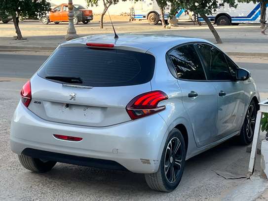 Peugeot 208 2016 image 4