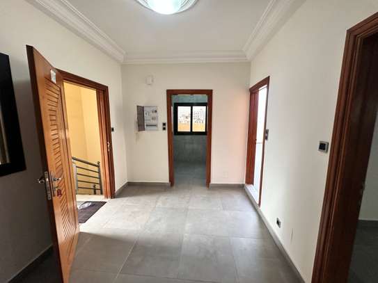 TRES BELLE STUDIO A LOUÉ F4 image 6