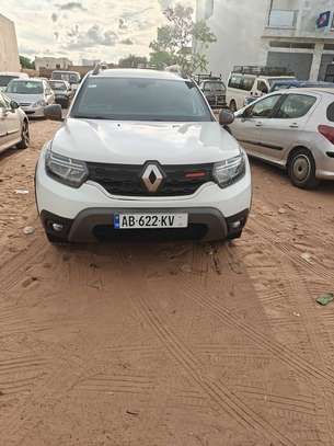 Renault Duster 4x4 Blanc SUV ANNEE 2019 image 2