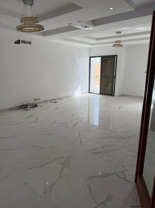 Appartement F4 à louer à yoff virage image 2