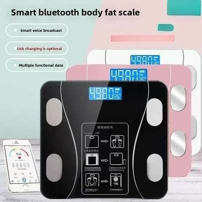 Pèse-personne connectée BLUETOOTH - affiche température image 2