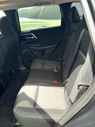 Mitsubishi Outlander image 6