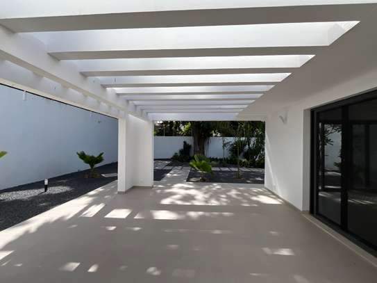 Villa d’exception à louer à fann résidence image 13