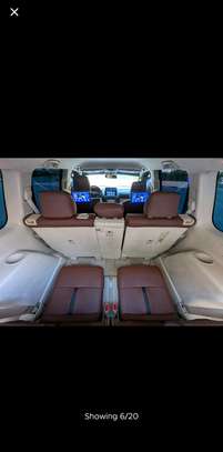 Toyota prado vxr 2020 image 7