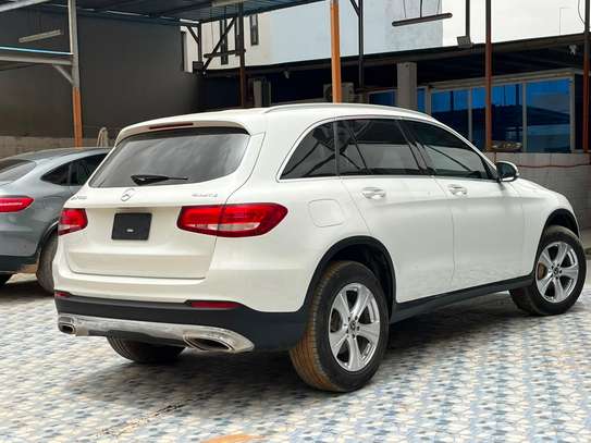 MERCEDES GLC 300 image 5