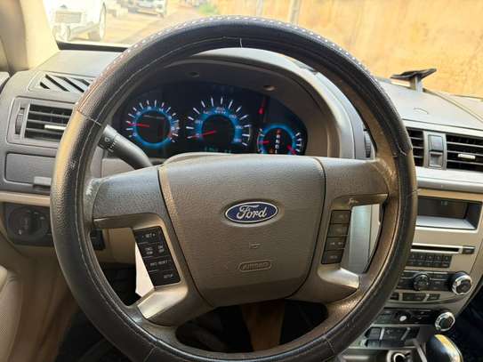 Ford Fusion image 8