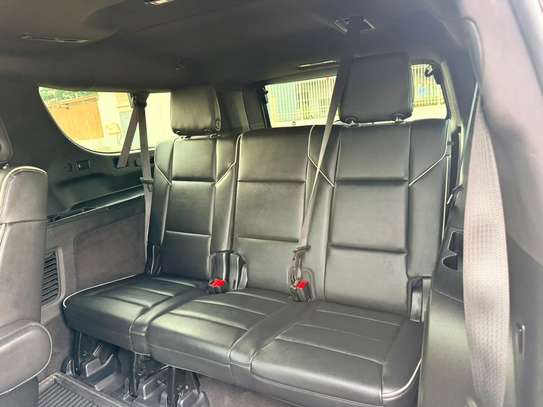 Cadillac Escalade image 9
