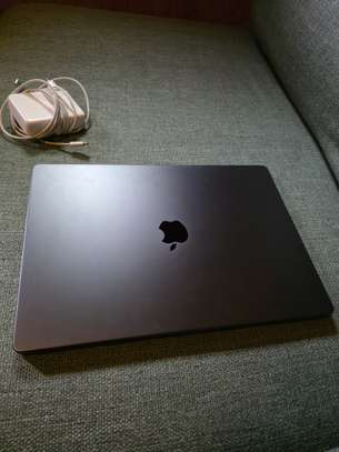 MACBOOK PRO M5 14 2025 image 2