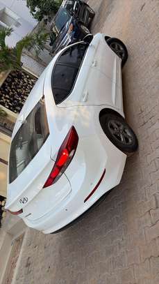 HYUNDAI AVANTE Année 2018 image 5