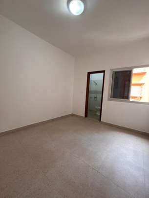 APPARTEMENT image 9