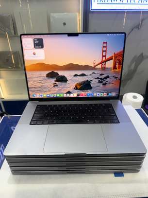 MacBook Pro M1 Pro 16 Pouces Ram 32Go SSD 1To image 2
