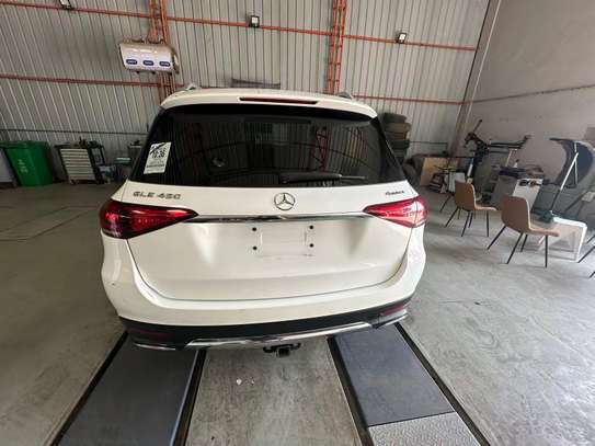 MERCEDES BENZ image 2