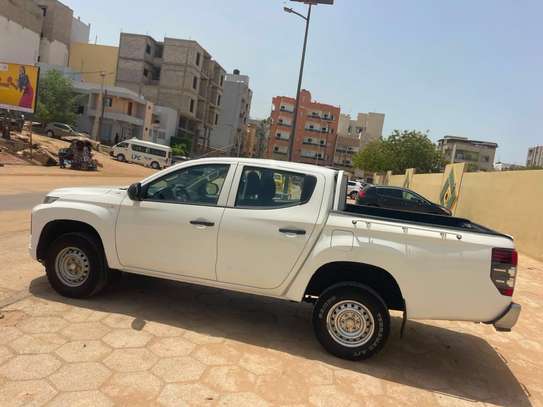 Mitsubishi L200 image 3