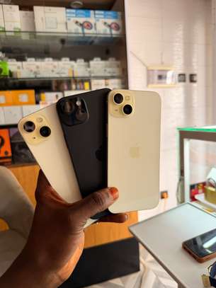 iPhone 15 plus image 3