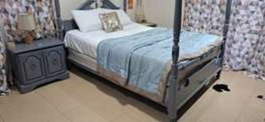 Lits matelas et chevets de lits image 6