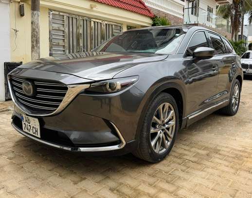 Mazda CX-9 SUV gris métallisé spacieux image 2