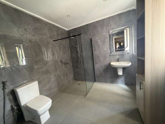 Villa moderne à Louer Sipres Mermoz image 11