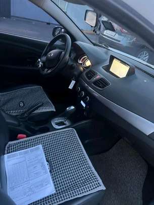RENAULT image 12