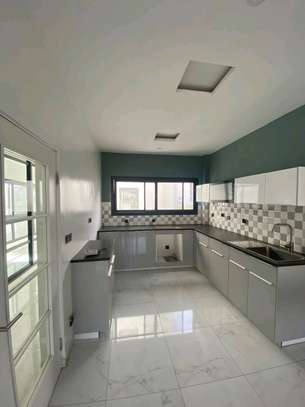 Appartement de 3 chambres et salon aux Almadies image 2