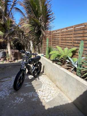 Vélo électrique premium – Type scooter – Neuf image 5
