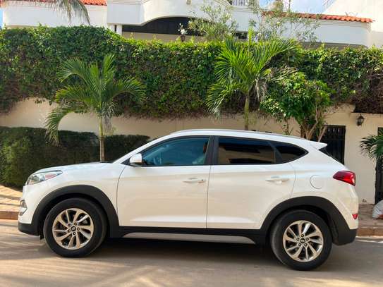 Hyundai tucson image 8