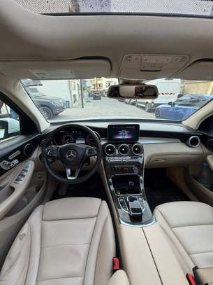 Mercedes GLC 300 année 2018 image 8